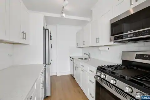 2 Horizon Road 1428, Fort Lee, NJ 07024 — photo 18