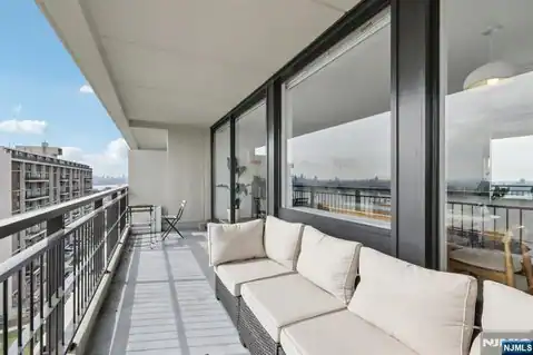 2 Horizon Road 1428, Fort Lee, NJ 07024 — photo 30