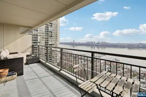 2 Horizon Road 1428, Fort Lee, NJ 07024 — photo 31