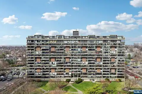 2 Horizon Road 1428, Fort Lee, NJ 07024 — photo 38
