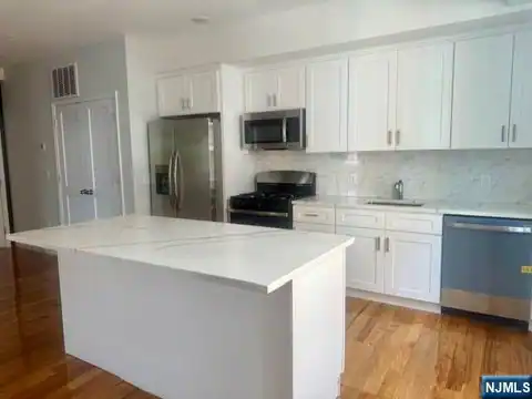 181 S Munn Avenue 2, Irvington, NJ 07111 — photo 3