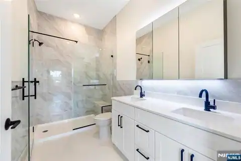 51 Queen Anne Road 410, Bogota, NJ 07603 — photo 21