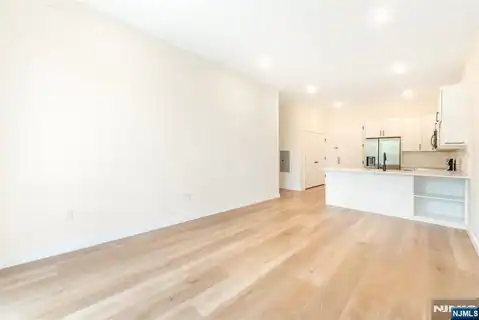 51 Queen Anne Road 410, Bogota, NJ 07603 — photo 6