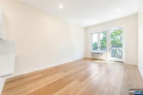 51 Queen Anne Road 410, Bogota, NJ 07603 — photo 7