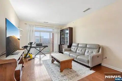 4430 Riverview Avenue 430, Englewood, NJ 07631 — photo 10