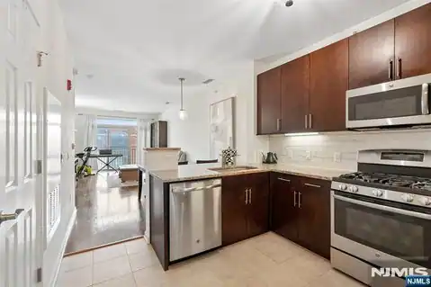4430 Riverview Avenue 430, Englewood, NJ 07631 — photo 28