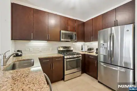 4430 Riverview Avenue 430, Englewood, NJ 07631 — photo 29