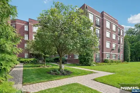4430 Riverview Avenue 430, Englewood, NJ 07631 — photo 3