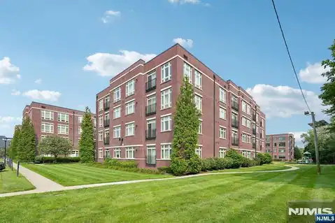 4430 Riverview Avenue 430, Englewood, NJ 07631 — photo 41