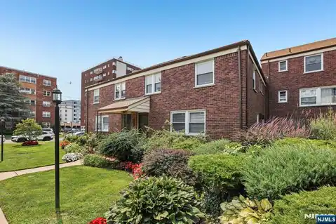 2199 Center Avenue B, Fort Lee, NJ 07024 — photo 2