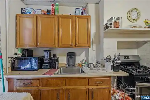 1410 Summit Avenue, Union City, NJ 07087 — photo 14