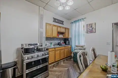 1410 Summit Avenue, Union City, NJ 07087 — photo 20