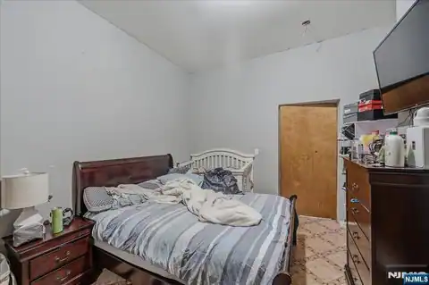 1410 Summit Avenue, Union City, NJ 07087 — photo 23