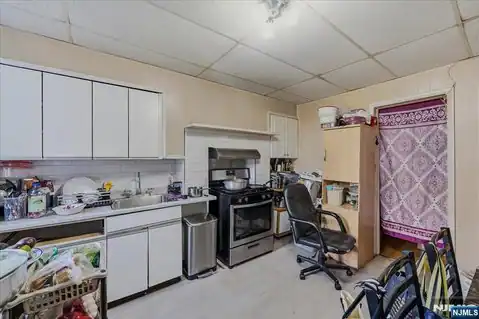 1410 Summit Avenue, Union City, NJ 07087 — photo 9