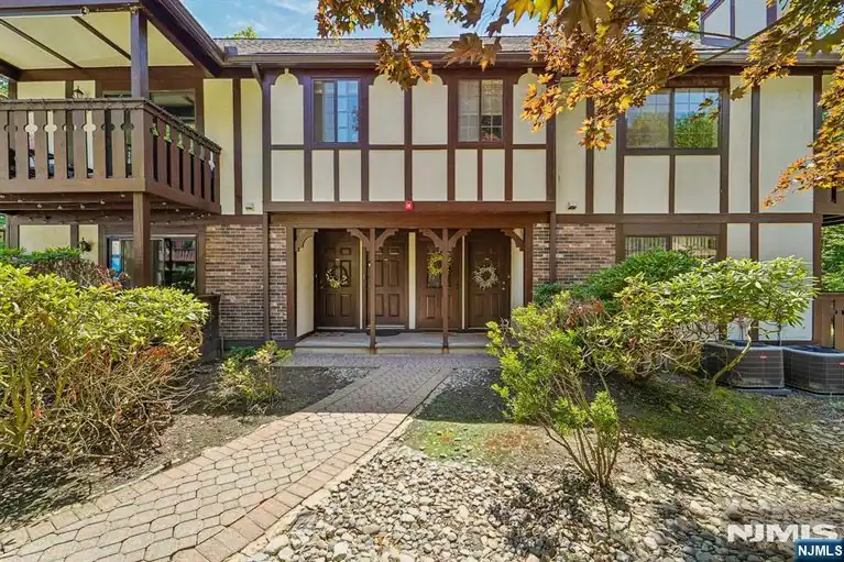 3811 Melville Court, Mahwah, NJ 07430