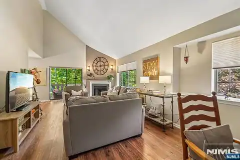 3811 Melville Court, Mahwah, NJ 07430 — photo 10
