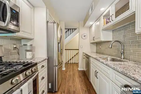 3811 Melville Court, Mahwah, NJ 07430 — photo 14
