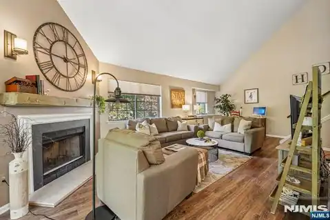 3811 Melville Court, Mahwah, NJ 07430 — photo 6