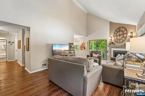 3811 Melville Court, Mahwah, NJ 07430 — photo 8