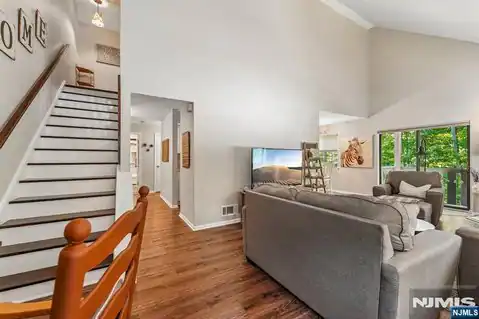 3811 Melville Court, Mahwah, NJ 07430 — photo 9