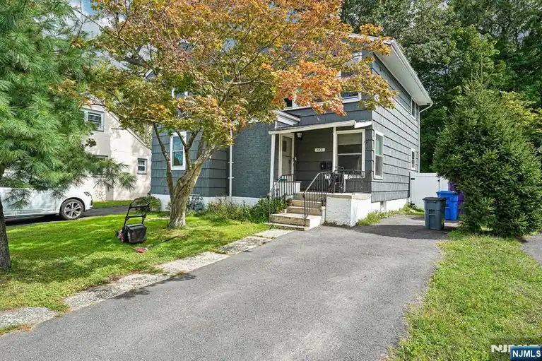 122 Dean Drive 2, Tenafly, NJ 07670
