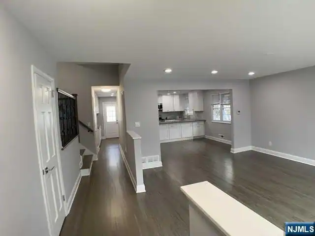 1050 Harvard Place, Fort Lee, NJ 07024