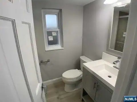1050 Harvard Place, Fort Lee, NJ 07024 — photo 11