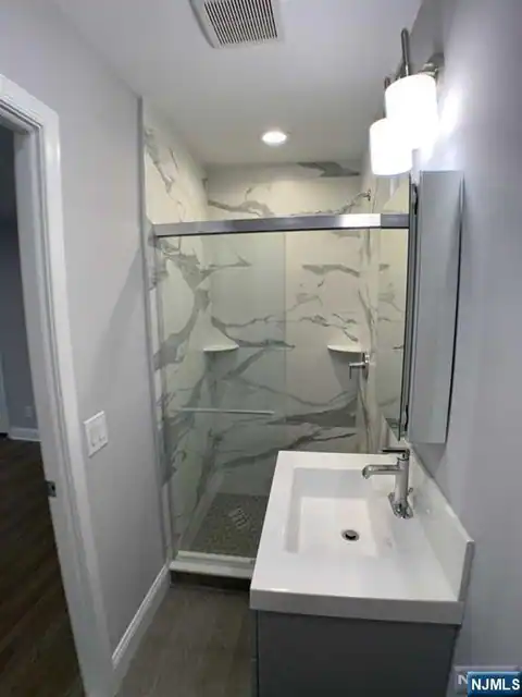 1050 Harvard Place, Fort Lee, NJ 07024 — photo 7