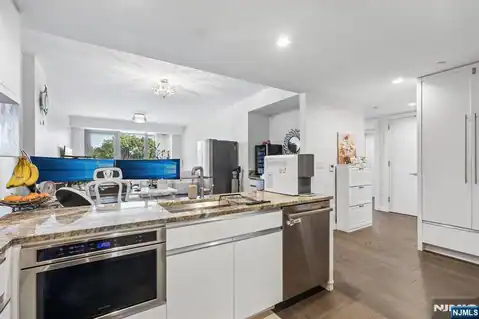 320 Adolphus Avenue 410, Cliffside Park, NJ 07010 — photo 5