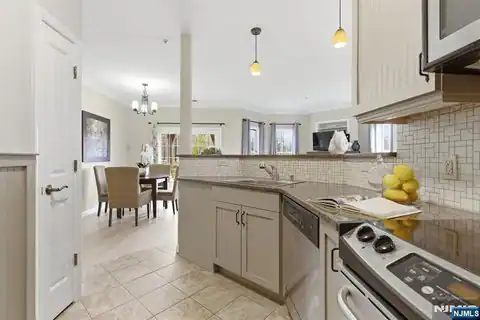 2 Pine Crescent 14, Vernon, NJ 07462 — photo 12