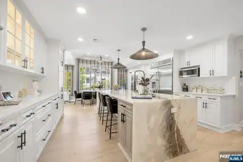22A Berkshire Place A, Englewood Cliffs, NJ 07632 — photo 10