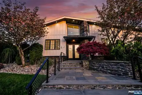 22A Berkshire Place A, Englewood Cliffs, NJ 07632 — photo 2