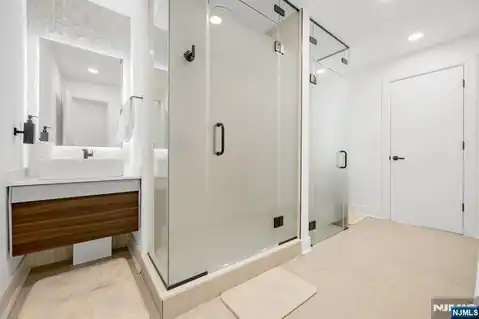 22A Berkshire Place A, Englewood Cliffs, NJ 07632 — photo 23