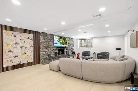 22A Berkshire Place A, Englewood Cliffs, NJ 07632 — photo 29