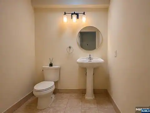 756 Charles, Fort Lee, NJ 07024 — photo 11