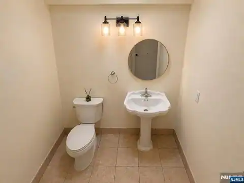 756 Charles, Fort Lee, NJ 07024 — photo 12
