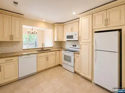 756 Charles, Fort Lee, NJ 07024 — photo 5