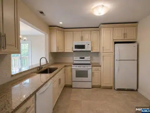 756 Charles, Fort Lee, NJ 07024 — photo 7