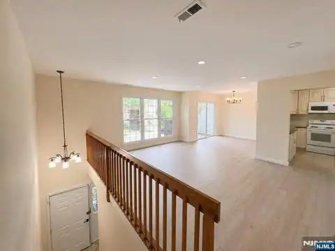 756 Charles, Fort Lee, NJ 07024 — photo 9