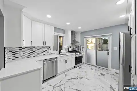 266 Grant Avenue A, Cliffside Park, NJ 07010 — photo 8