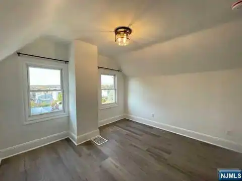 21 Livingston Avenue 2nd fl, Lyndhurst, NJ 07071 — photo 20