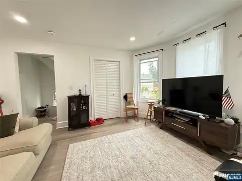 21 Livingston Avenue 2nd fl, Lyndhurst, NJ 07071 — photo 3