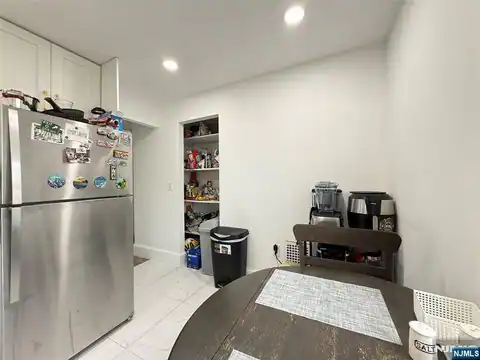 21 Livingston Avenue 2nd fl, Lyndhurst, NJ 07071 — photo 7