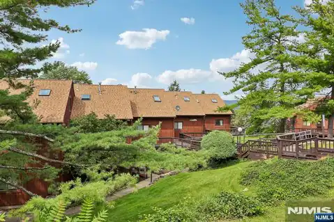 1 Beaver Creek 4, Vernon, NJ 07462 — photo 30