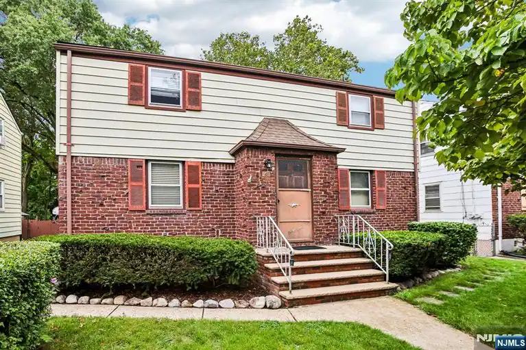 41 Macarthur Avenue, Lodi, NJ 07644