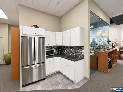 1025 Macarthur Boulevard, Mahwah, NJ 07430 — photo 8