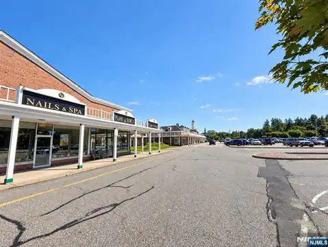 837 Franklin Lake Road 837, Franklin Lakes, NJ 07417 — photo 2