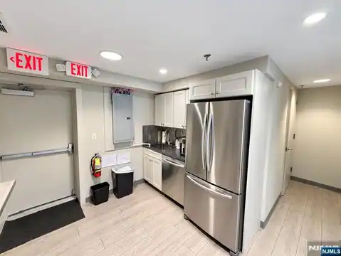 837 Franklin Lake Road 837, Franklin Lakes, NJ 07417 — photo 7