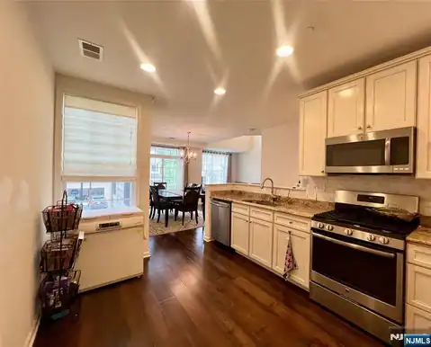 81 Autumn Way 20, Montvale, NJ 07645 — photo 8