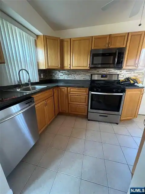 249-251 Chamberlain Avenue, Paterson, NJ 07502 — photo 6